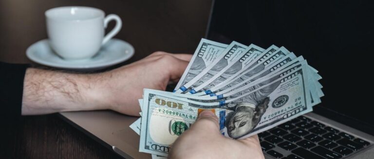 Українці зіштовкуються з проблемою при обміні валют